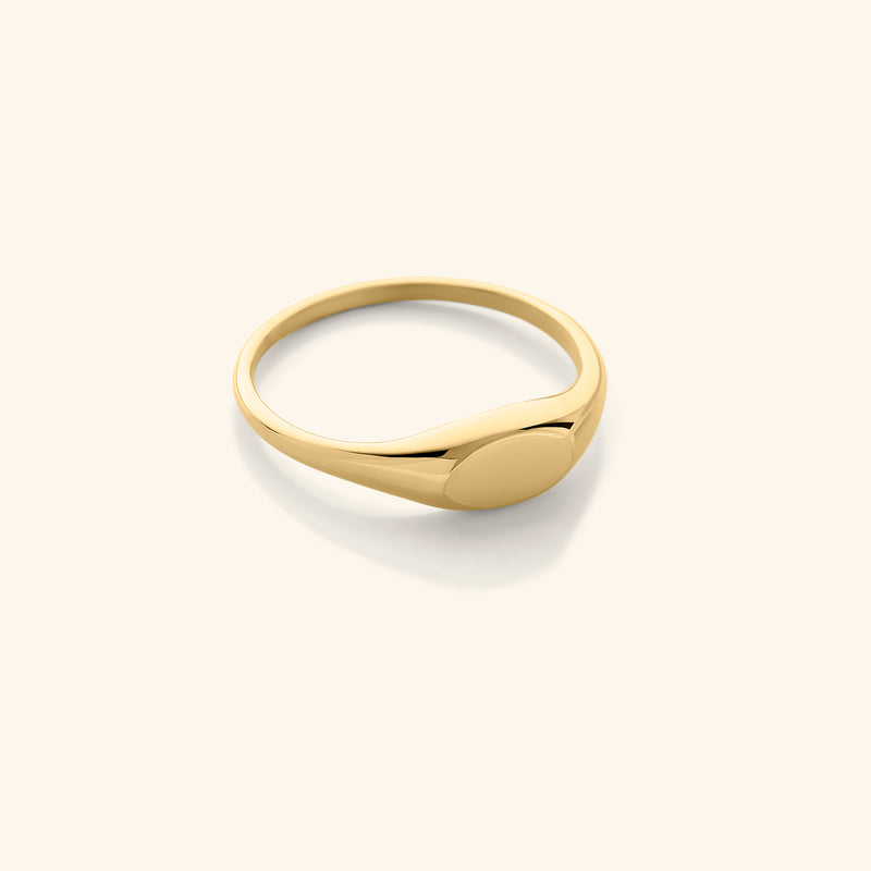 Essential Signet Ring