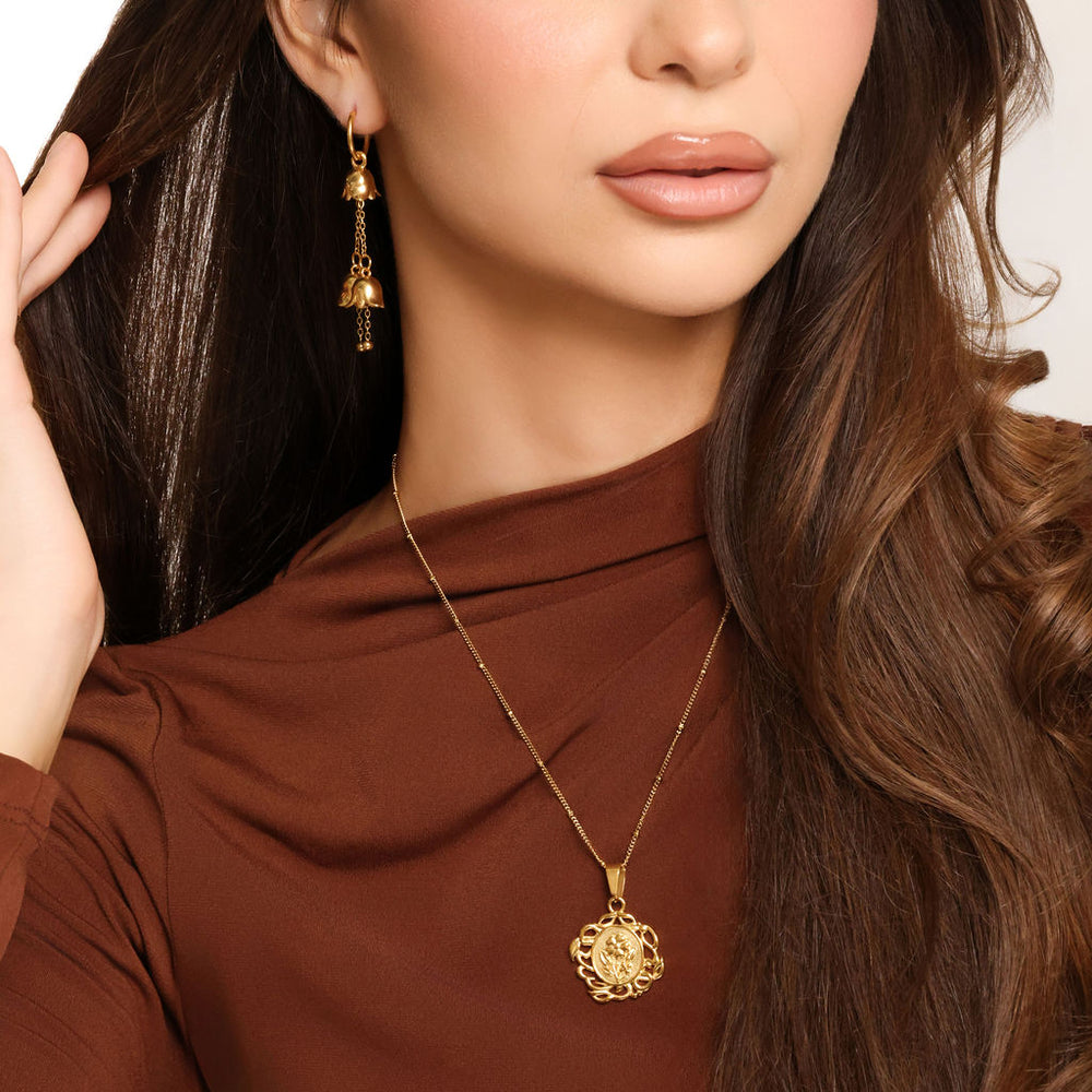 "My heart is my guide" Floral Necklace