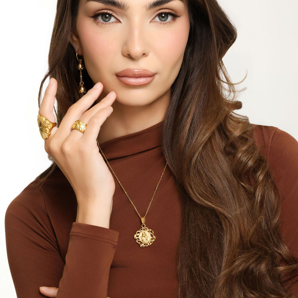 "My heart is my guide" Floral Necklace