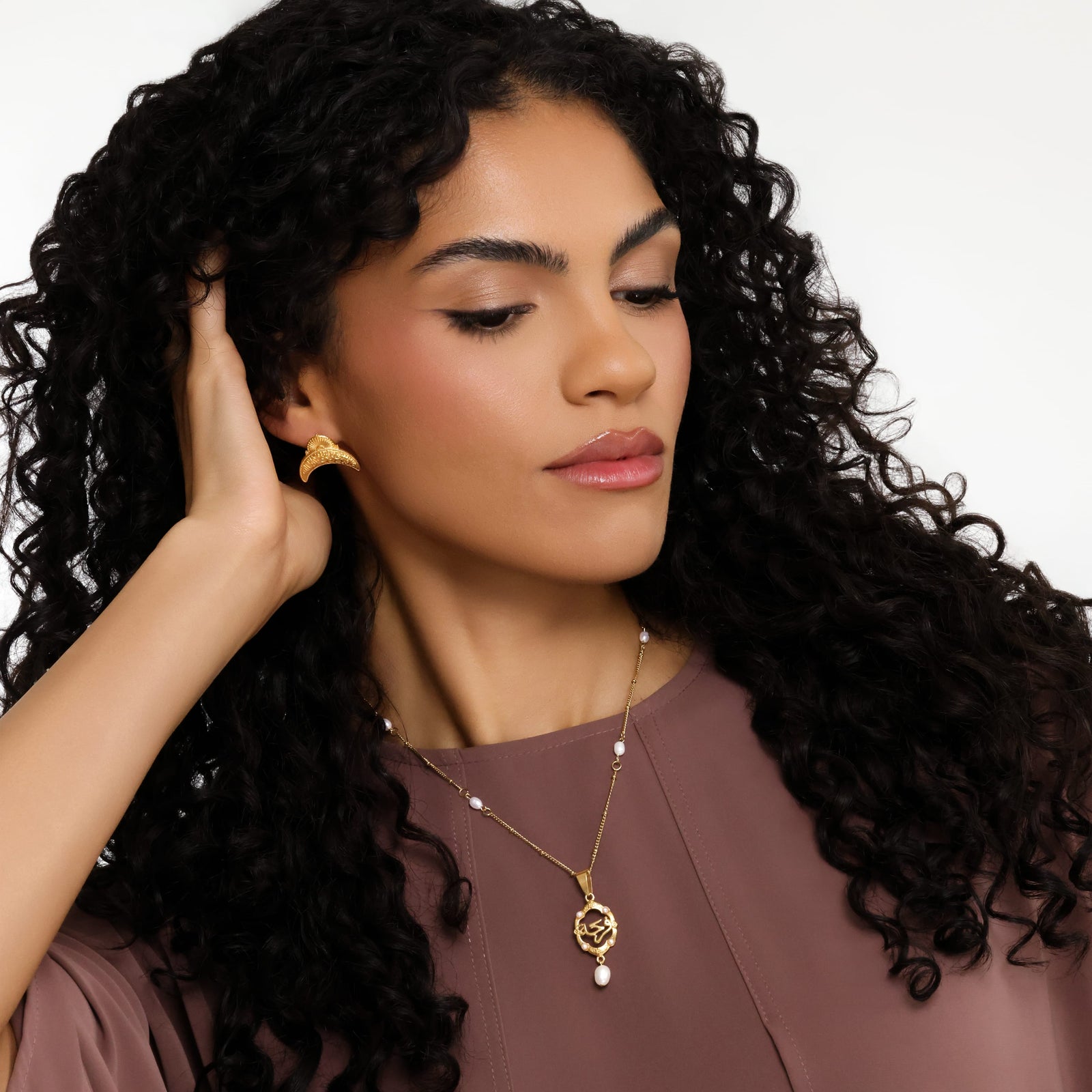 Joy | فرحة Framed Pearl Necklace - Nominal