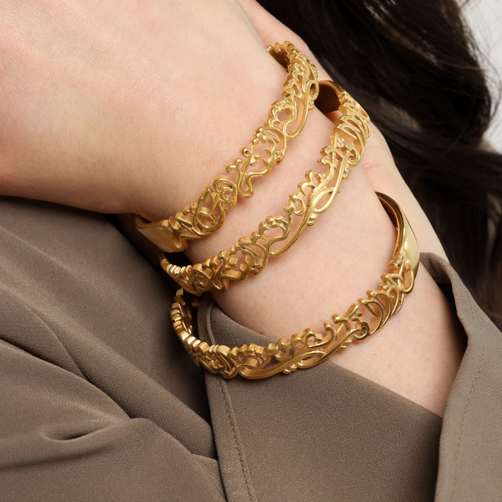 "Walk to Me and I'll Run to You" Calligraphy Bangle - Nominal