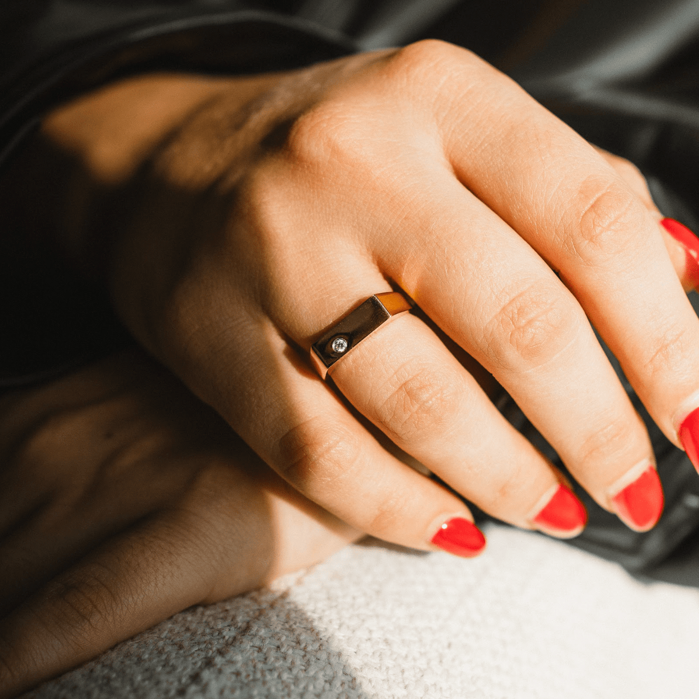 Signet Bar Bezel Ring - Nominal