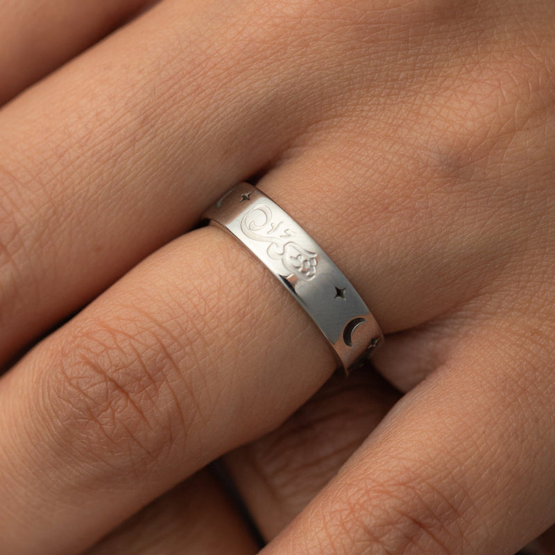 Silver shukr | gratitude ring on a finger