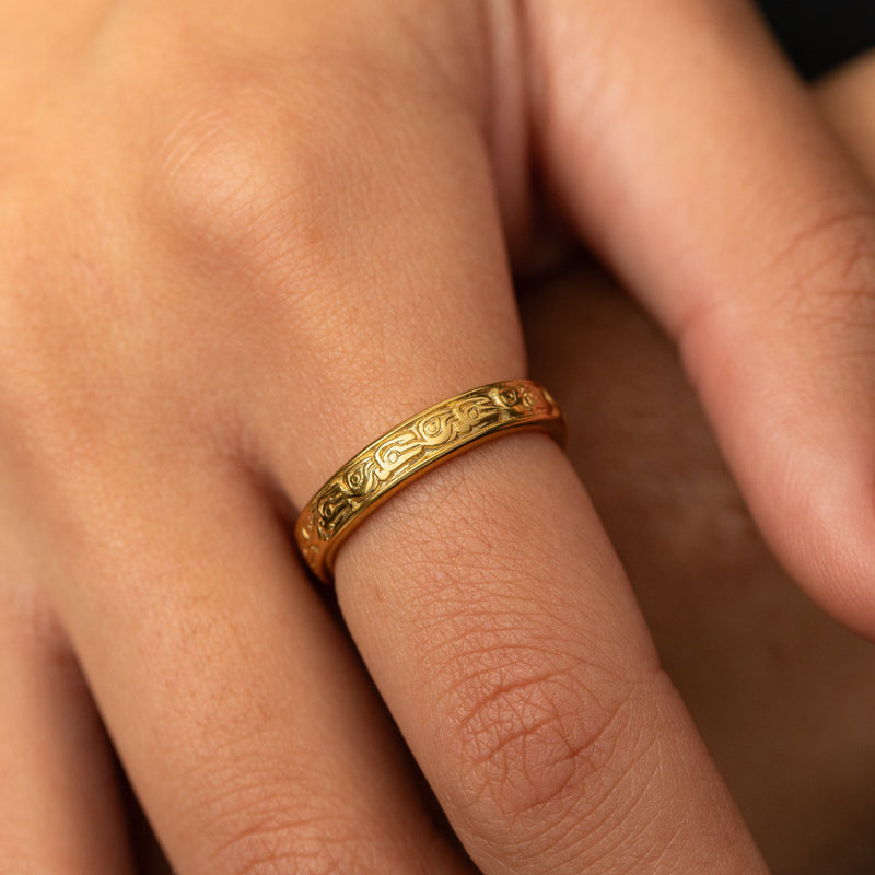 Gold vintage heritage ringon a finger