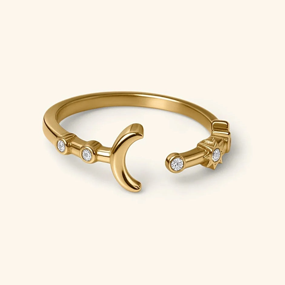 Bezel Crescent Ring | Nominal