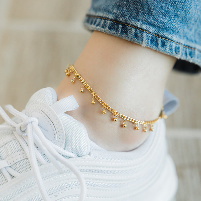 Amazon.com: Ankle Bracelets for Women，Silver Layered Glitter Waterproof  Anklet for Women 14K Gold Plated Anklets Sterling Silver Layered Moon  Pendant Anklet Summer Beach Waterproof Anklet for Women (Metal): Clothing,  Shoes & Jewelry