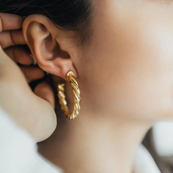 Essential Earrings Medium